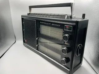 Grundig Satellit 2000 Radio Portátil