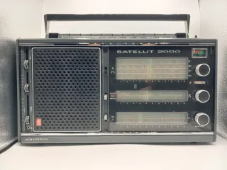 Grundig Satellit 2000 Radio Portátil