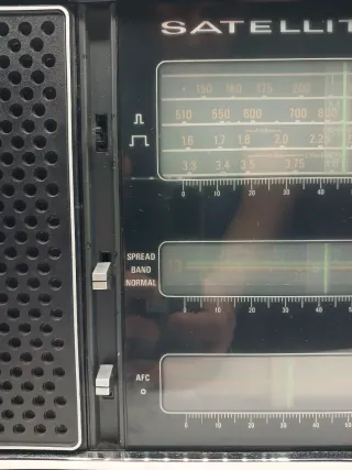 Grundig Satellit 2000 Radio Portátil