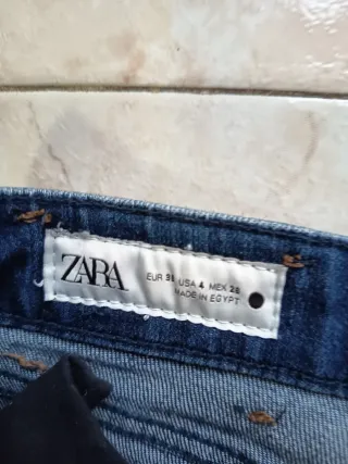 Pantalón vaquero Zara azul acampanado