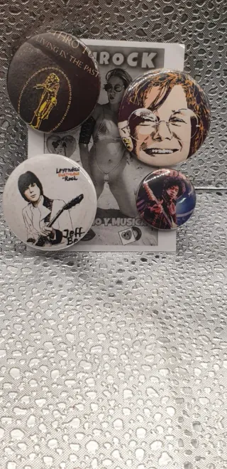 Lote 4 Chapas Variadas - 1€ Cada Una