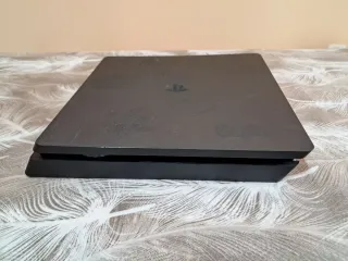 PlayStation 4 (PS4) Nera Slim