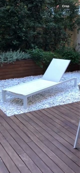 Tumbona piscina apilable con ruedas