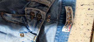 Jeans Met Lavaggio Chiaro