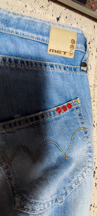 Jeans Met Lavaggio Chiaro