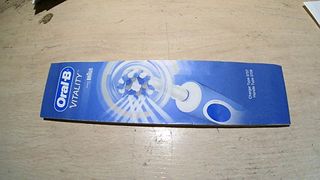 Cepillo Dental Eléctrico Oral B + Recambios