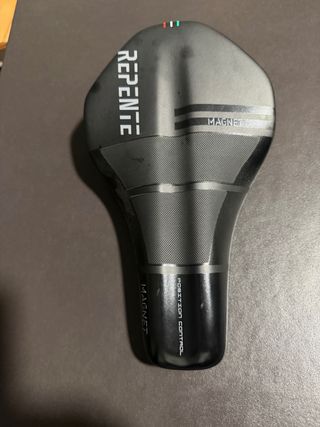 Sillín Repente Magnet Negro