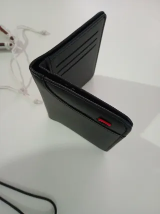 Cartera, pulseras y collar