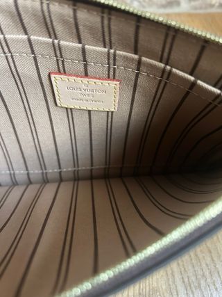 Pochette Louis Vuitton Marrón