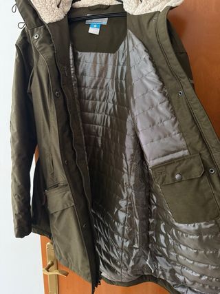 Chaqueta Columbia impermeable con capucha Talla L