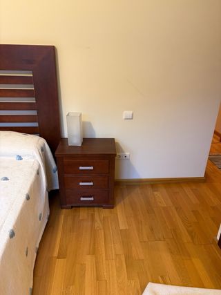 Conjunto habitación: Cabecero, mesillas y cómoda