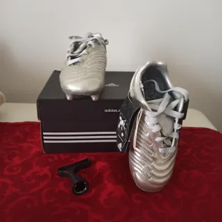 Scarpe calcio Adidas bambino tg 29 nuove