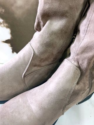 Stivali alti in pelle scamosciata beige/marrone