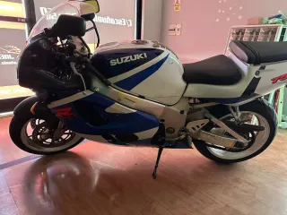 Suzuki GSX-R 750