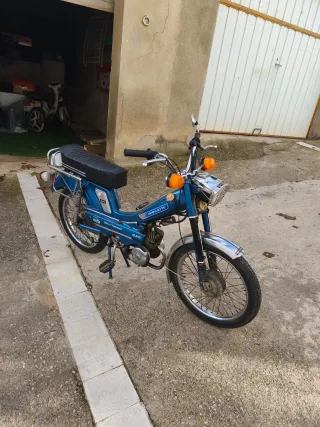 Mobylette AV 70E...