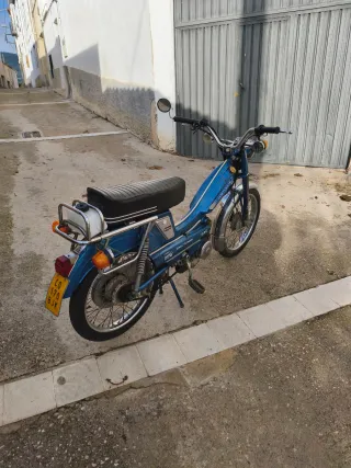 Mobylette AV 70E...