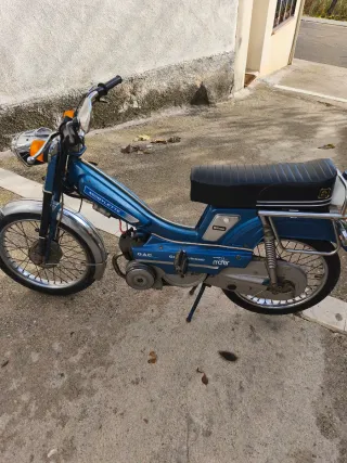 Mobylette AV 70E...