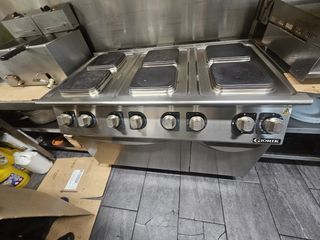 Precio a consultar. Cocina de acero inoxidable de