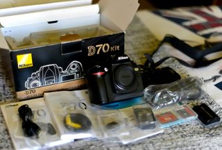 Nikon D70 Kit Cámara Digital Nueva + Extras
