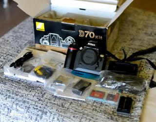 Nikon D70 Kit Cámara Digital Nueva + Extras