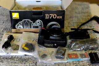 Nikon D70 Kit Cámara Digital Nueva + Extras