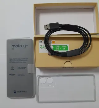 Motorola Moto G85 5 más Proctector+ Funda Piel