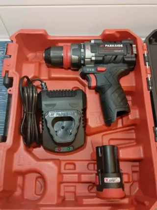 Taladro percutor Parkside con cargador y batería