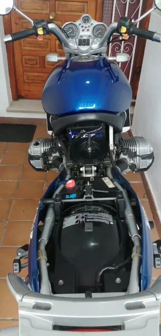 BMW 850 R con 26.000 km.