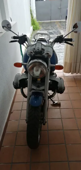 BMW 850 R con 26.000 km.