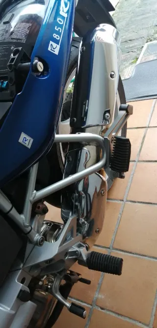 BMW 850 R con 26.000 km.