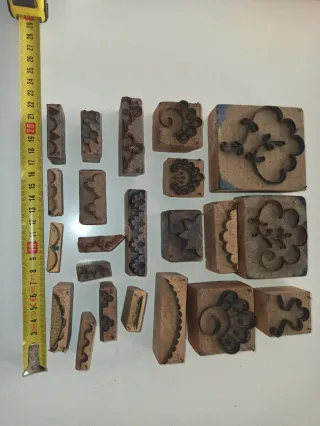 Lote de 22 sellos de madera y hierro