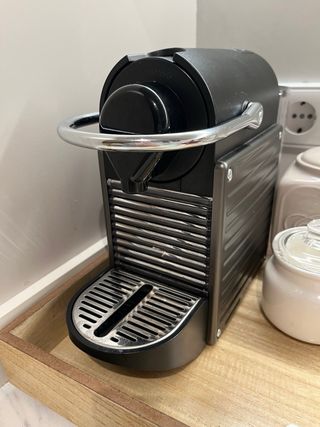 Cafetera Nespresso Acero/Negra