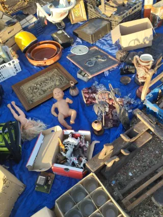 Lote de antigüedades y objetos varios