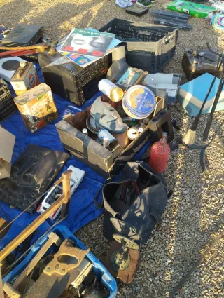 Lote de antigüedades y objetos varios