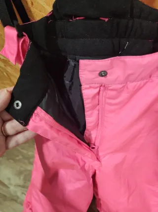 Pantalón de esquí rosa con tirantes
