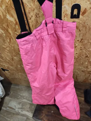 Pantalón de esquí rosa con tirantes
