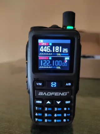 Pareja d walkies mini largo alcance UHF VHF NUEVOS