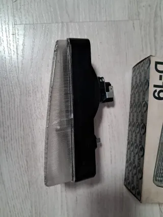 SEAT 132. PILOTO DELANTERO DERECHO.