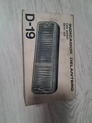 SEAT 132. PILOTO DELANTERO DERECHO.