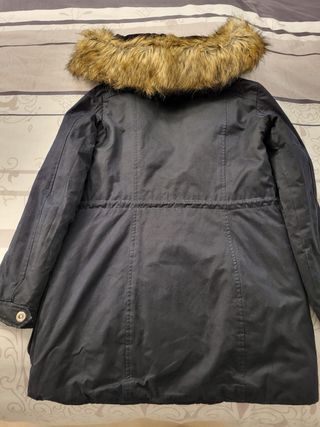 Abrigo Zara Negro con Capucha y Pelo