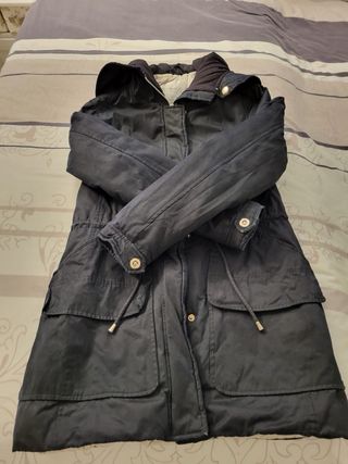 Abrigo Zara Negro con Capucha y Pelo