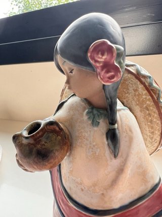 Figura Lladró LUPITA CON SOMBRERO