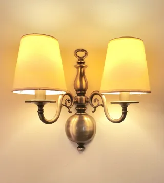 Conjunto de 2 apliques de bronce con pantalla