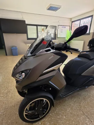 Peugeot Metrópolis 400 SW 9000km Año2021