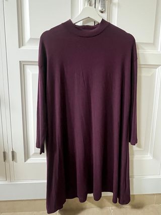 Vestido morado de manga larga