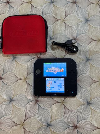 Nintendo 2DS Nera con Custodia