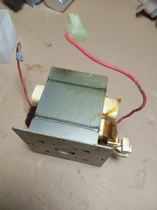 Transformador Microondas YCT 220V 50Hz
