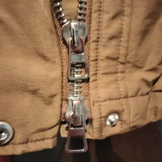 Plumífero Zara Caqui  Capucha