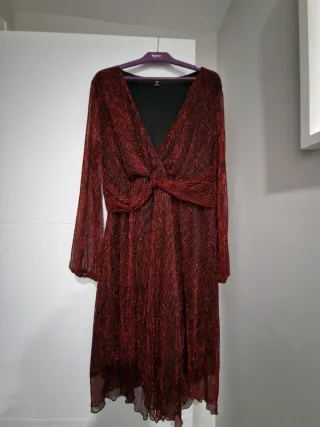 Vestido rojo brillante fiesta