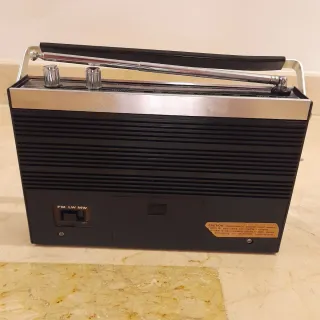 Radio portátil vintage Auritone